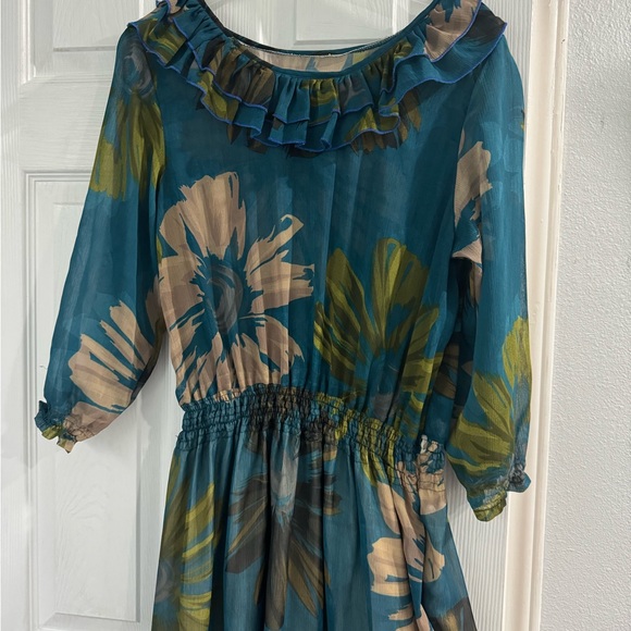 All never worn . The dress run small - Picture 10 of 10